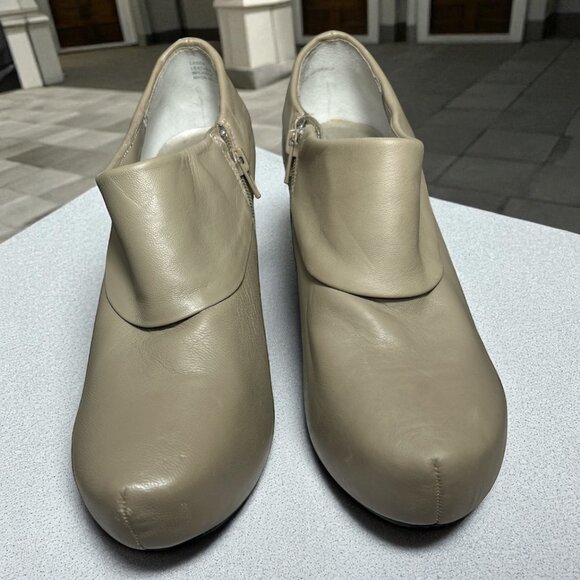 Me Too Beige Leather Platform Ankle Boots - Picture 2 of 6